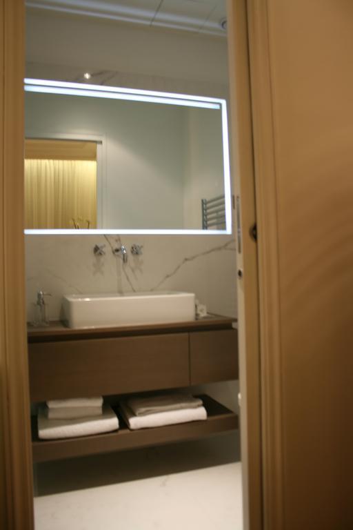 Cirque Deluxe Studio Apartment Paris Bagian luar foto