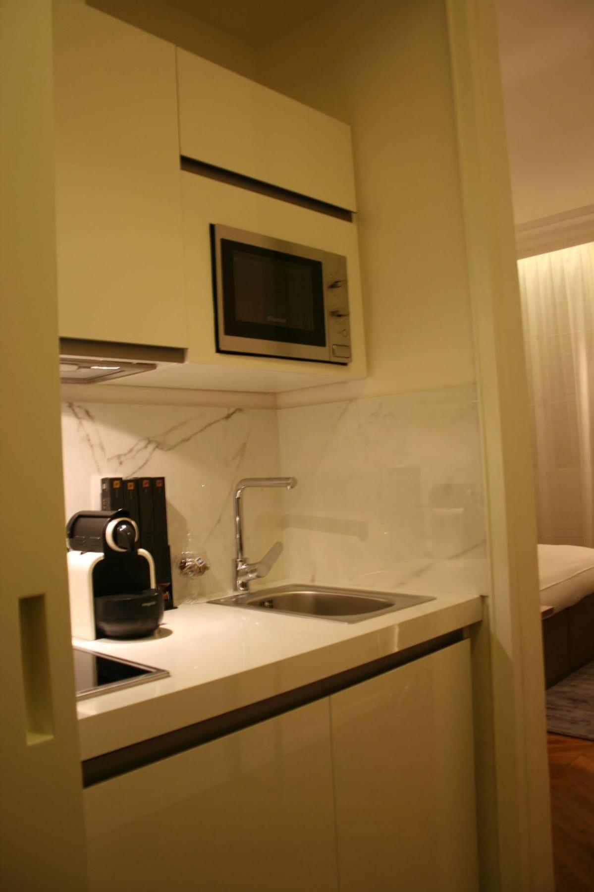 Cirque Deluxe Studio Apartment Paris Bagian luar foto